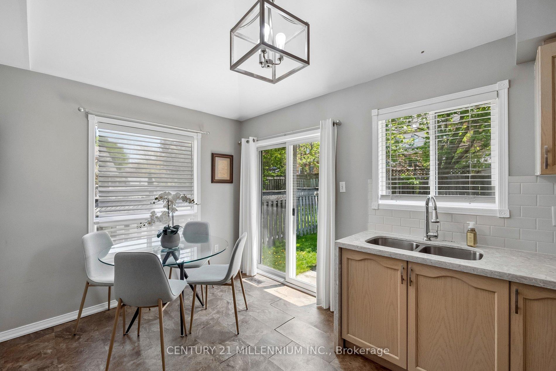 Photo 23 of 116 Woodroof Crescent, Aurora, Bayview Wellington — HOMEH