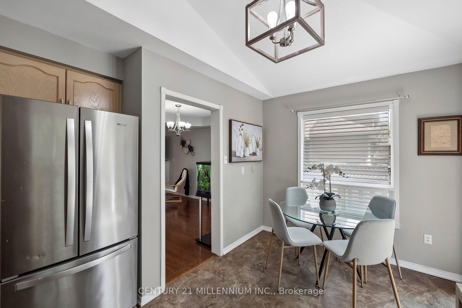 Photo 24 of 116 Woodroof Crescent, Aurora, Bayview Wellington — HOMEH