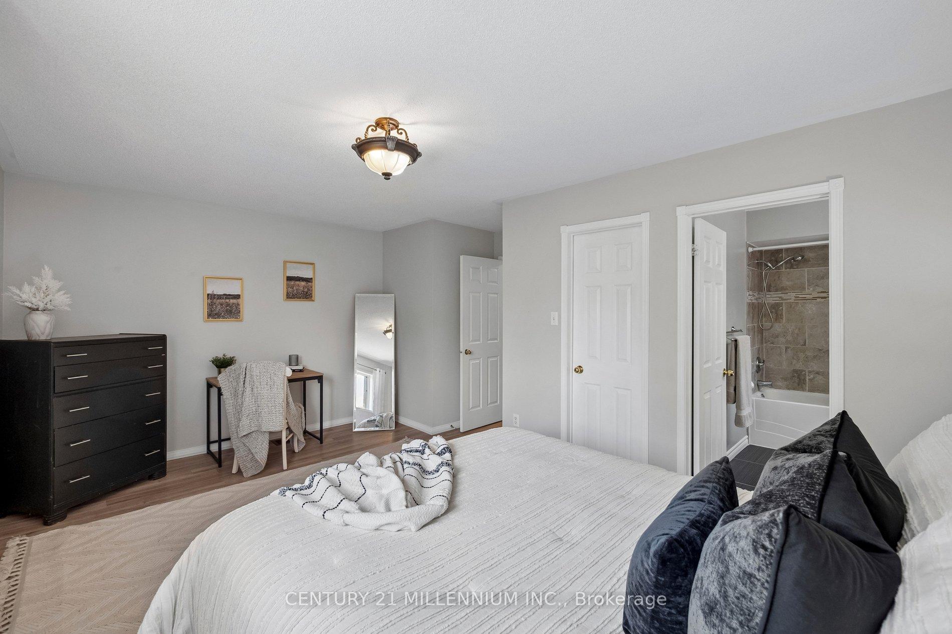Photo 30 of 116 Woodroof Crescent, Aurora, Bayview Wellington — HOMEH