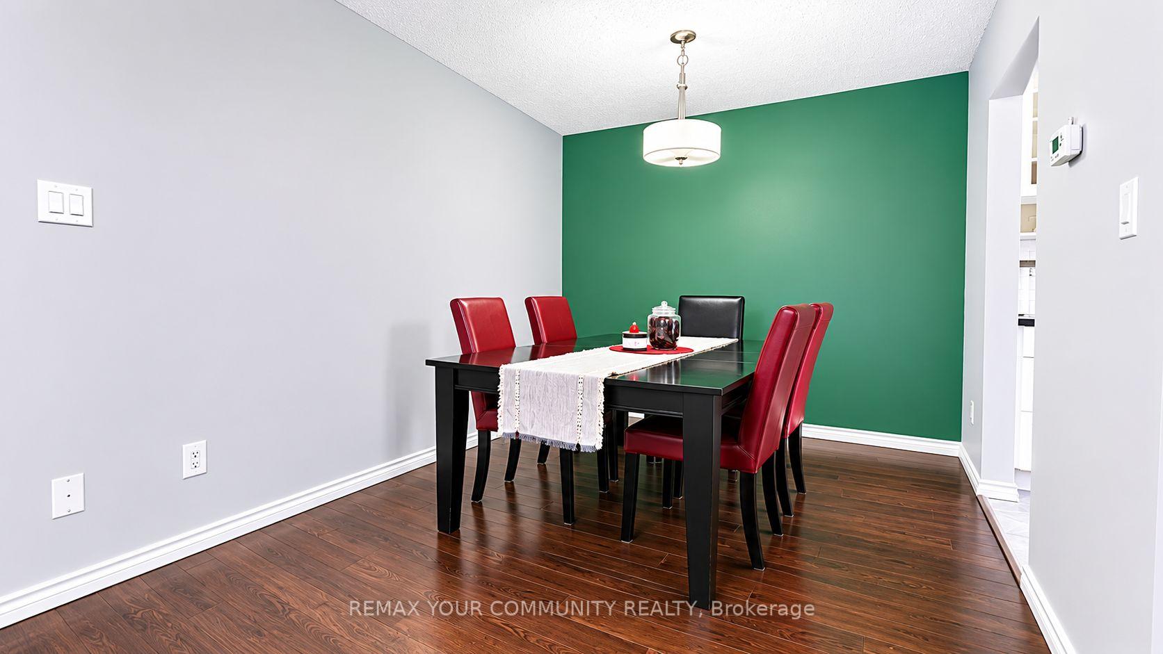 Photo 5 of Unit 19, 210 Highland Crescent, Kitchener, Victoria Hills — HOMEH