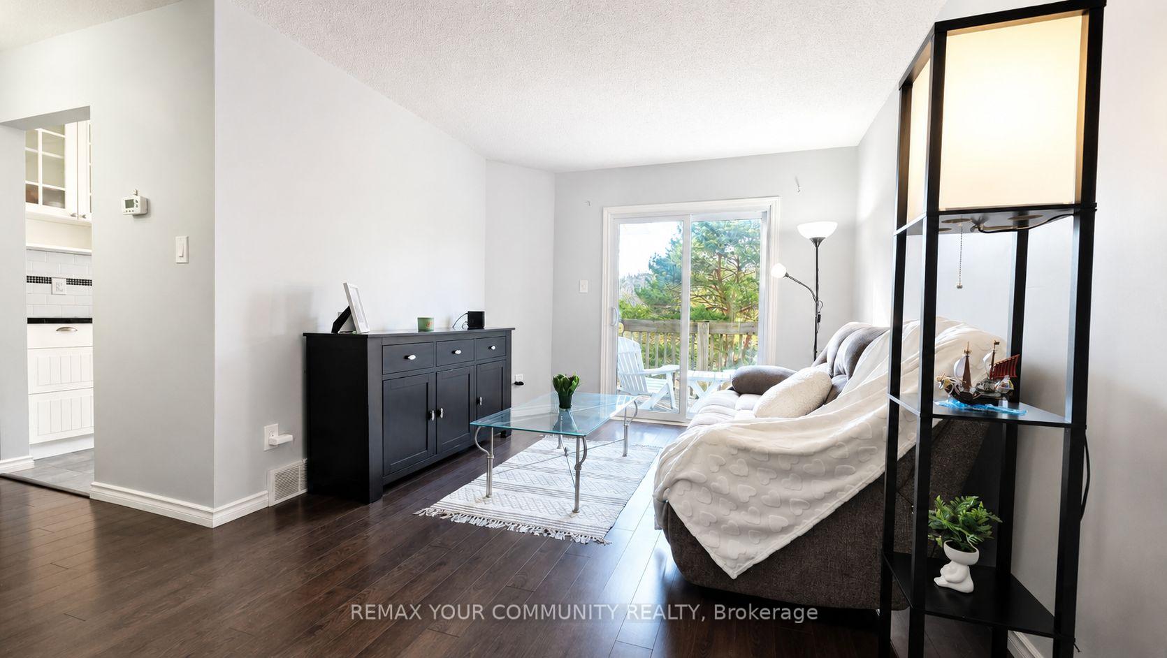 Photo 6 of Unit 19, 210 Highland Crescent, Kitchener, Victoria Hills — HOMEH