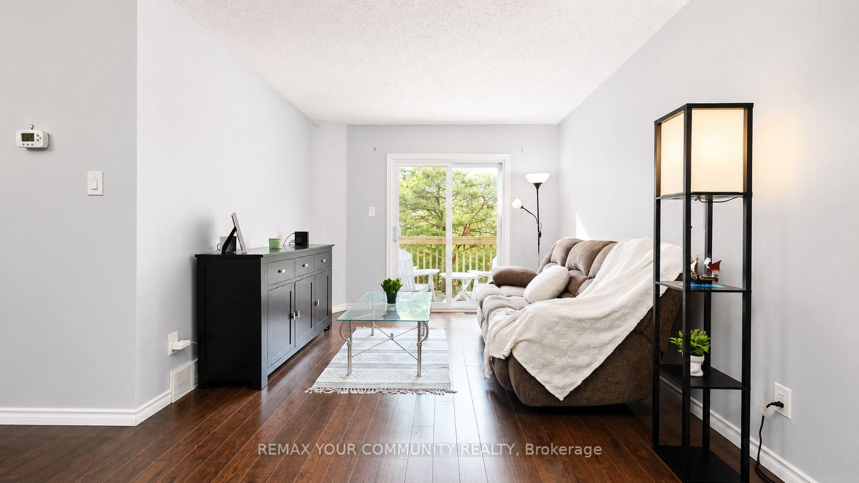 Photo 7 of Unit 19, 210 Highland Crescent, Kitchener, Victoria Hills — HOMEH