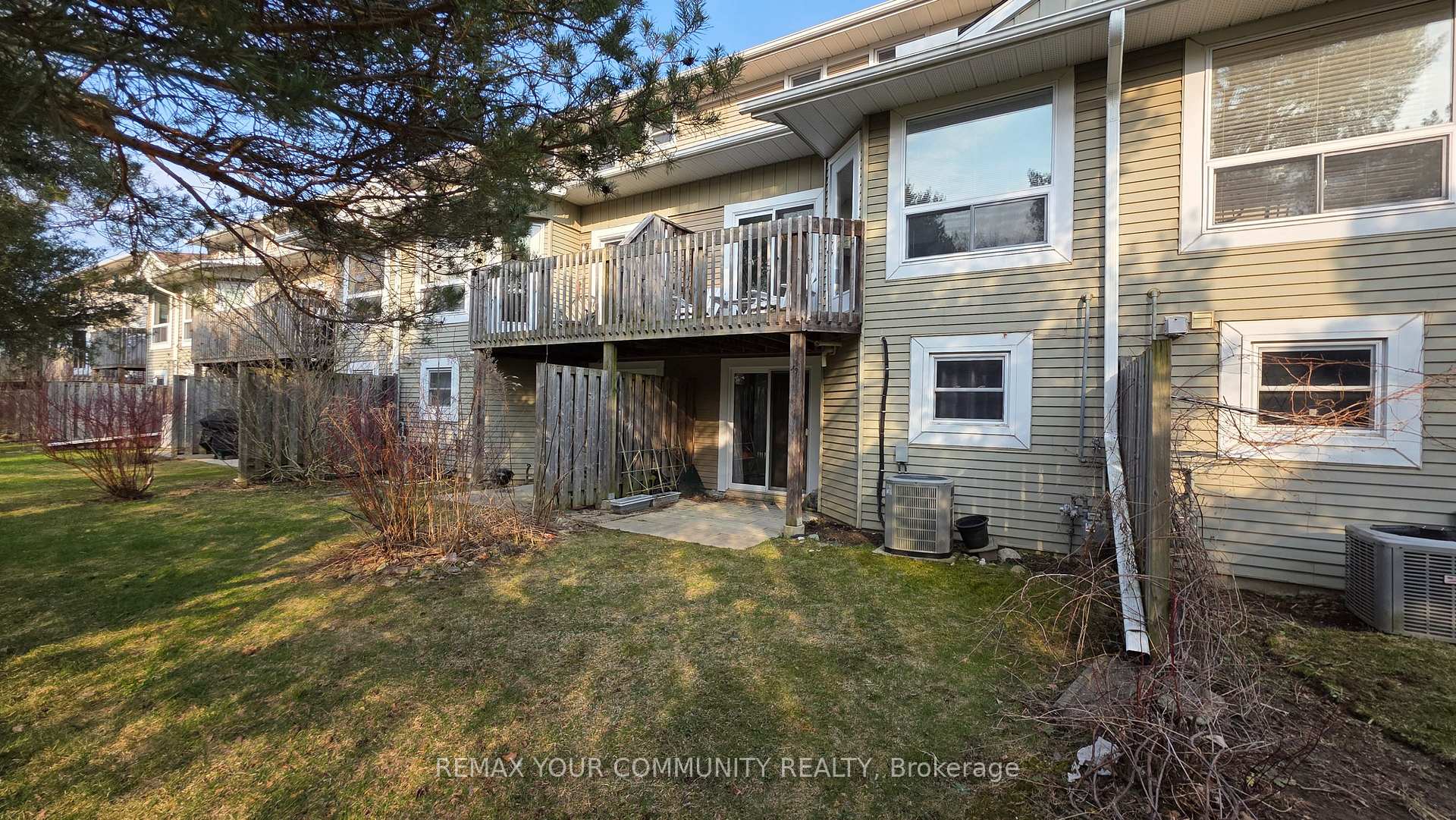 Photo 33 of Unit 19, 210 Highland Crescent, Kitchener, Victoria Hills — HOMEH