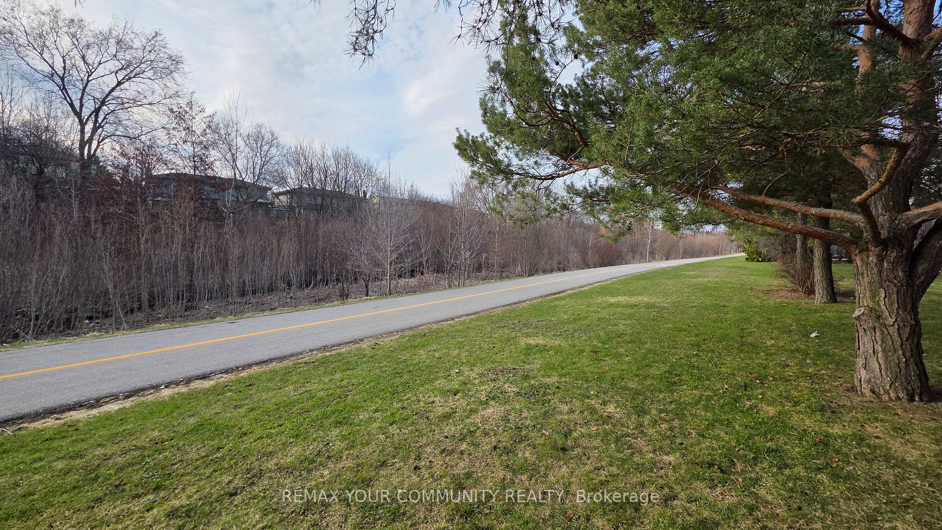Photo 35 of Unit 19, 210 Highland Crescent, Kitchener, Victoria Hills — HOMEH