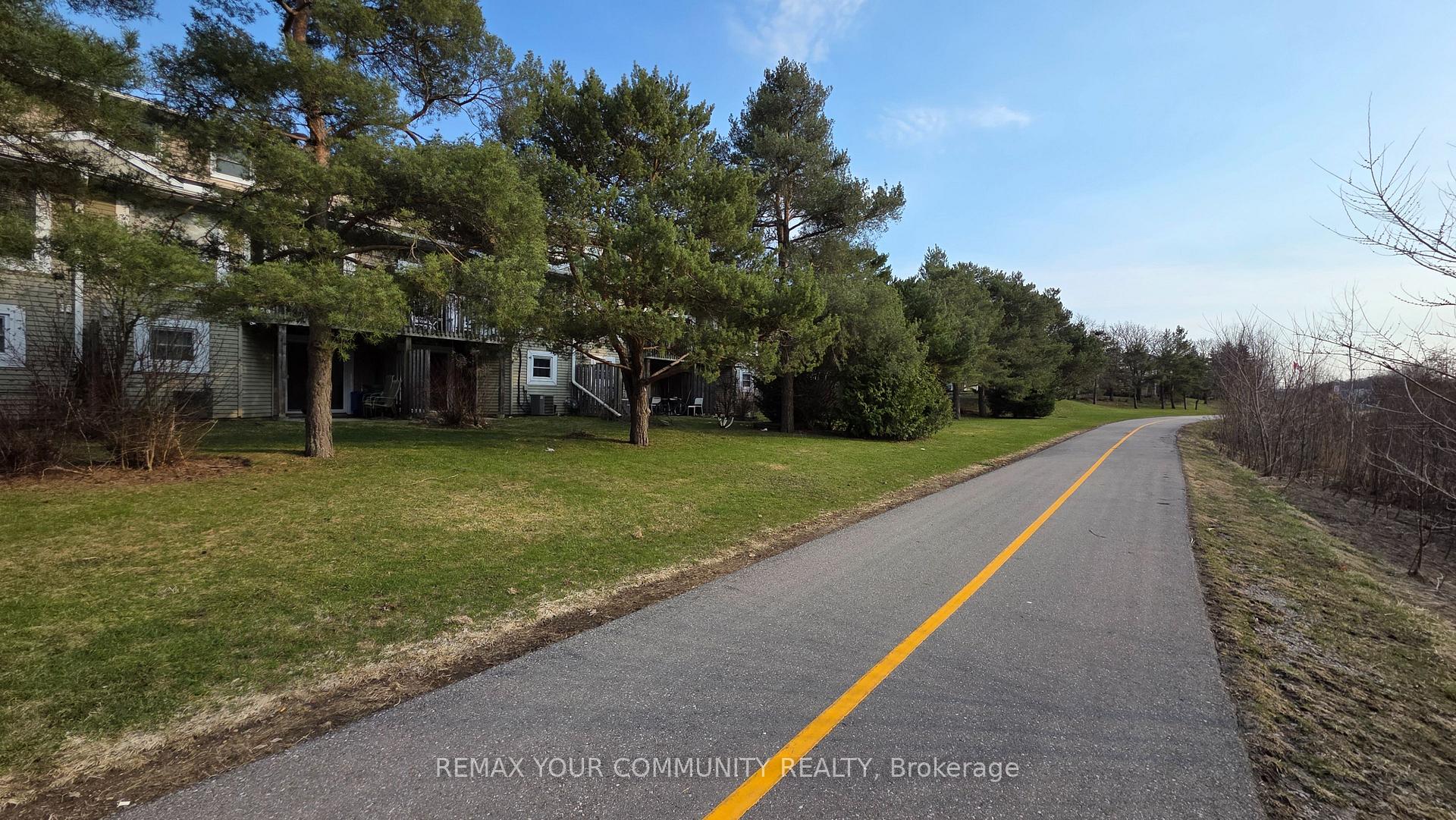 Photo 36 of Unit 19, 210 Highland Crescent, Kitchener, Victoria Hills — HOMEH