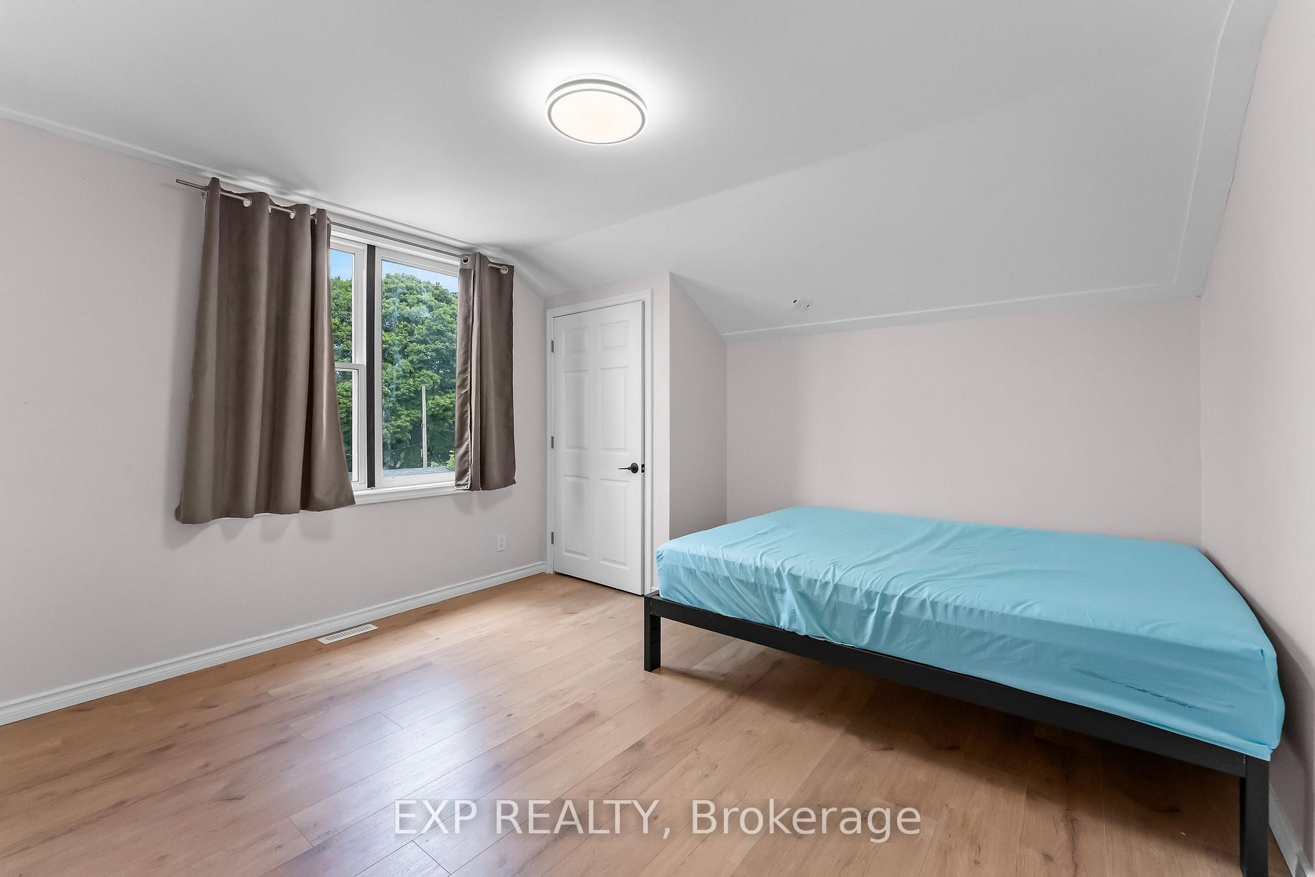 Photo 15 of Unit Upper, 4124 Terrace Avenue W, Niagara Falls, Downtown — HOMEH