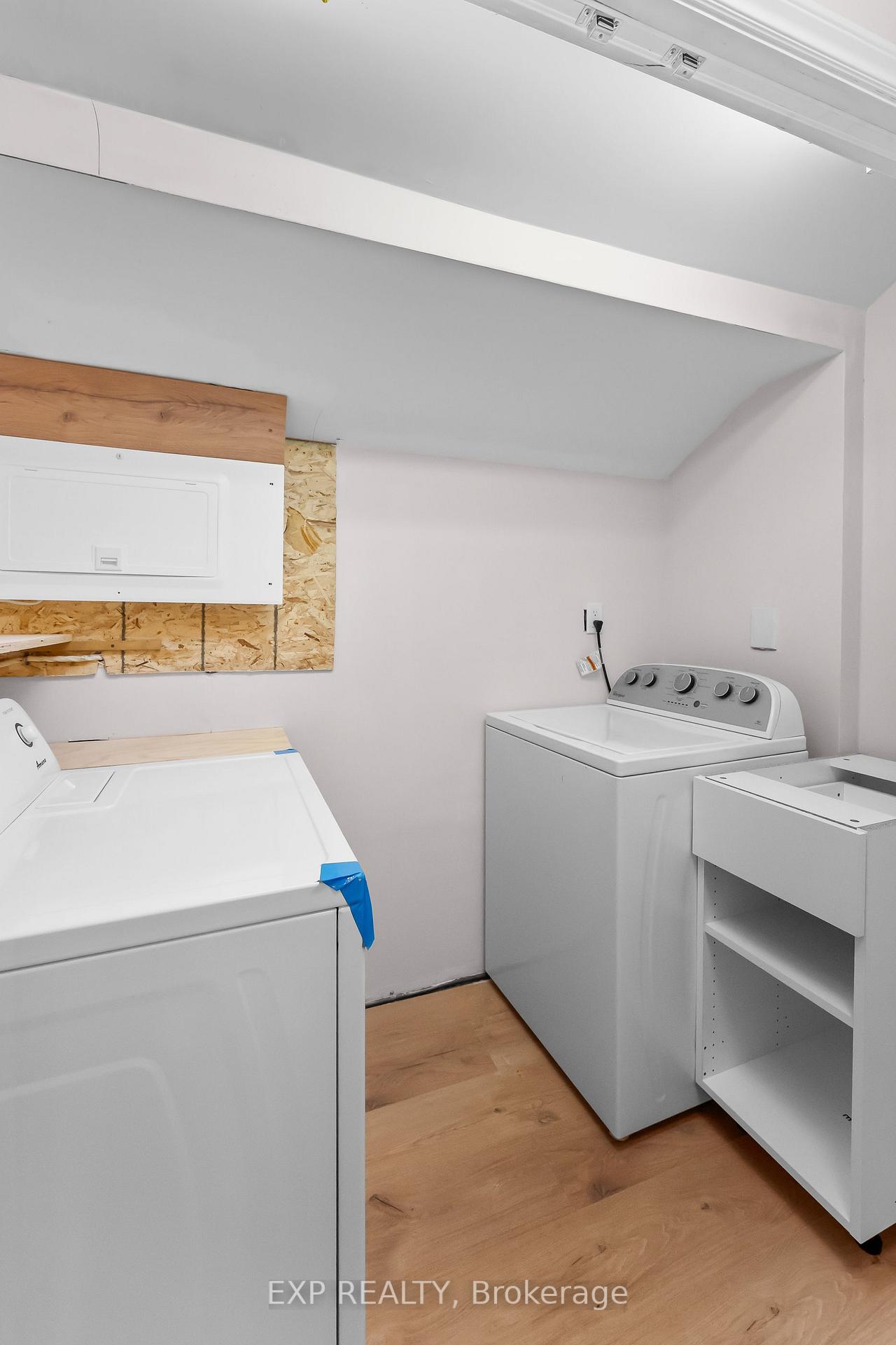 Photo 16 of Unit Upper, 4124 Terrace Avenue W, Niagara Falls, Downtown — HOMEH