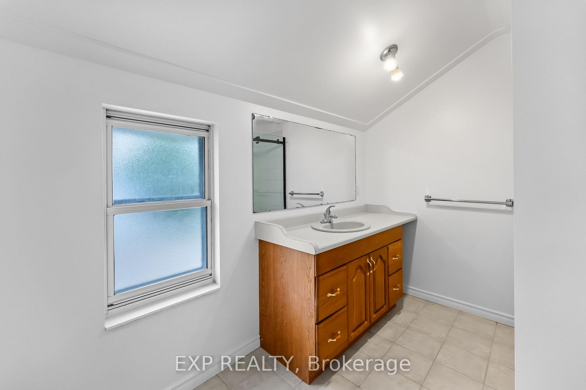 Photo 17 of Unit Upper, 4124 Terrace Avenue W, Niagara Falls, Downtown — HOMEH