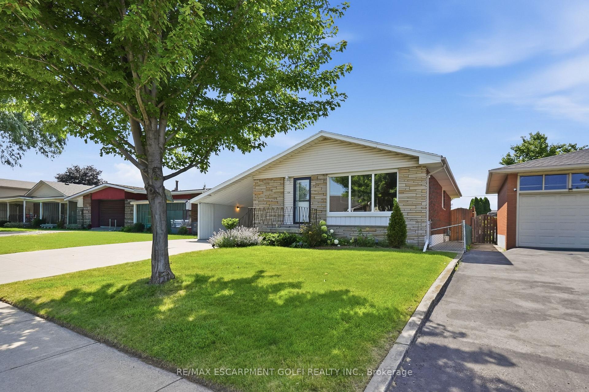Photo 2 of 104 Nash Road S, Hamilton, Corman — HOMEH