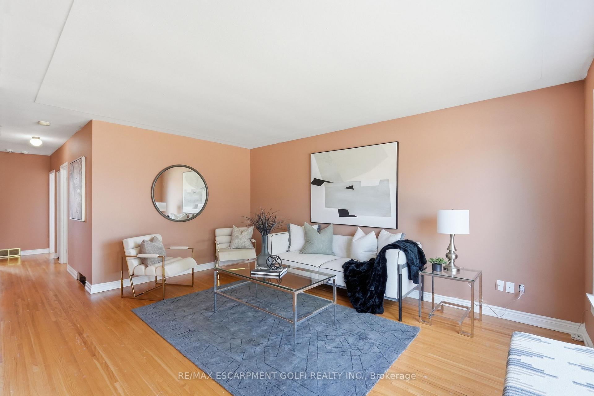 Photo 3 of 104 Nash Road S, Hamilton, Corman — HOMEH