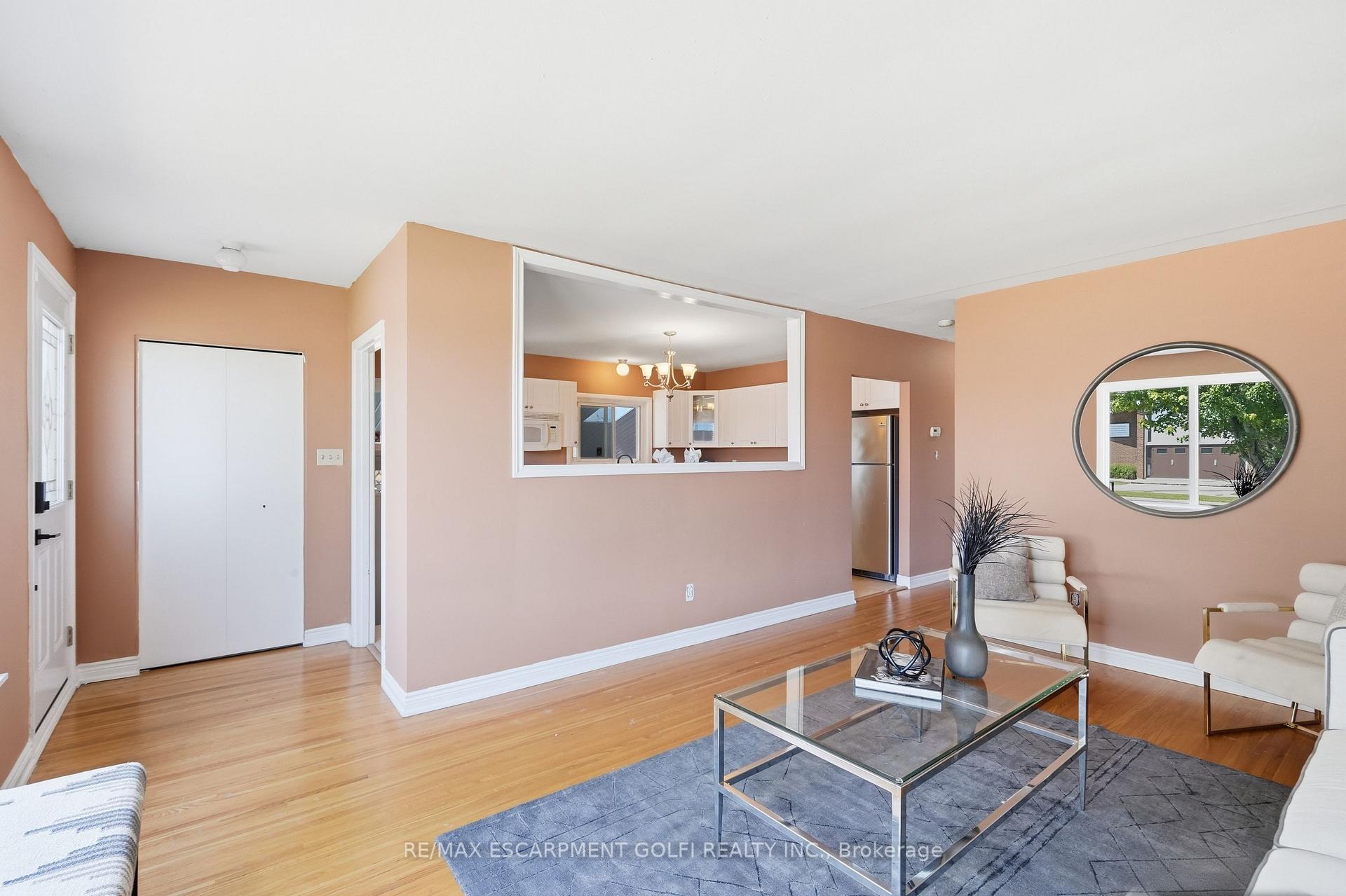 Photo 4 of 104 Nash Road S, Hamilton, Corman — HOMEH