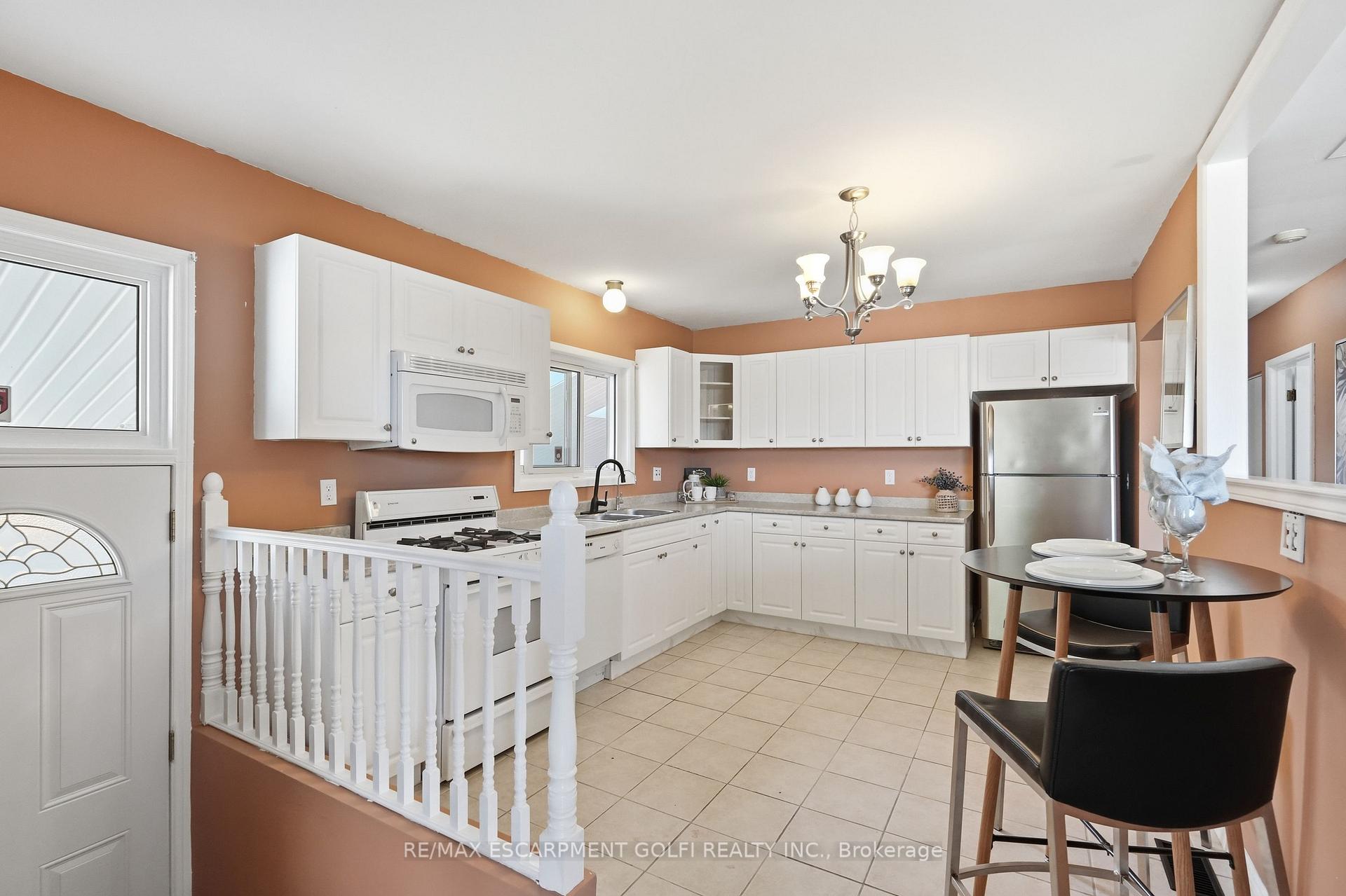 Photo 7 of 104 Nash Road S, Hamilton, Corman — HOMEH