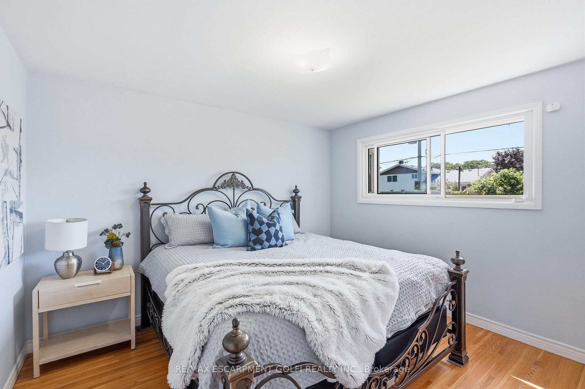 Photo 11 of 104 Nash Road S, Hamilton, Corman — HOMEH