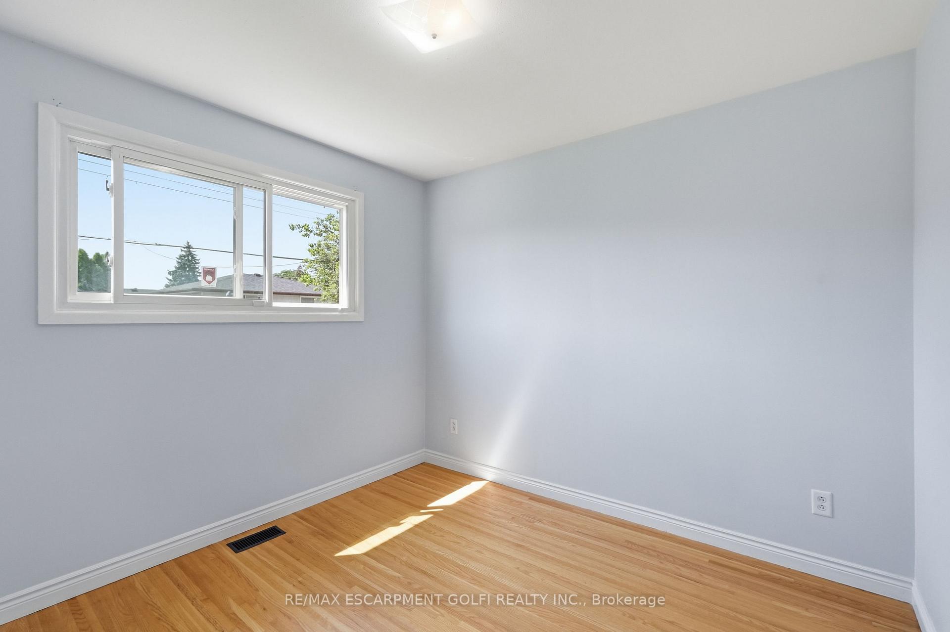 Photo 13 of 104 Nash Road S, Hamilton, Corman — HOMEH