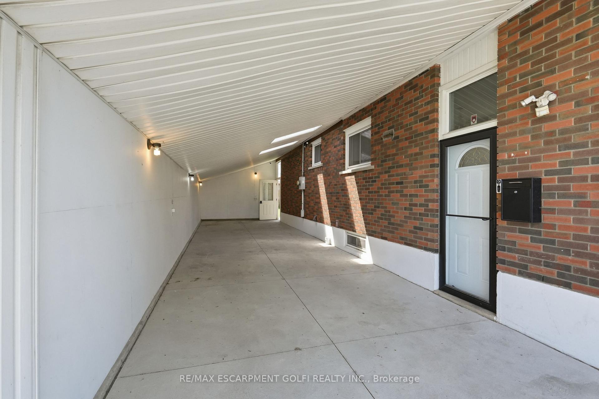 Photo 17 of 104 Nash Road S, Hamilton, Corman — HOMEH