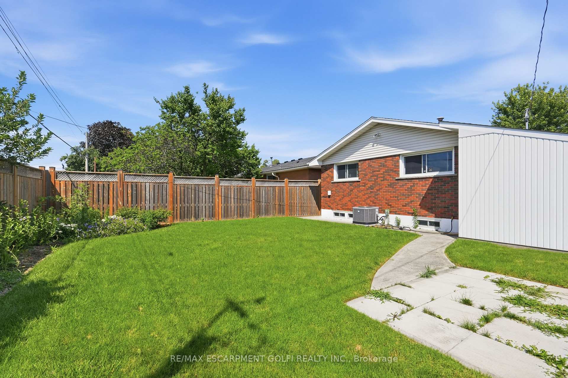 Photo 19 of 104 Nash Road S, Hamilton, Corman — HOMEH