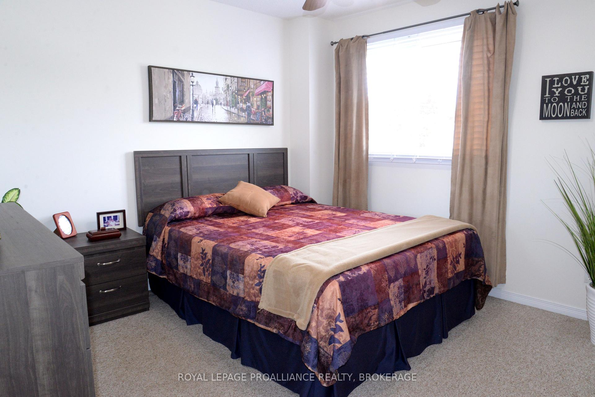 Photo 17 of 964 Uxbridge Crescent, Kingston, East Gardiners Rd — HOMEH