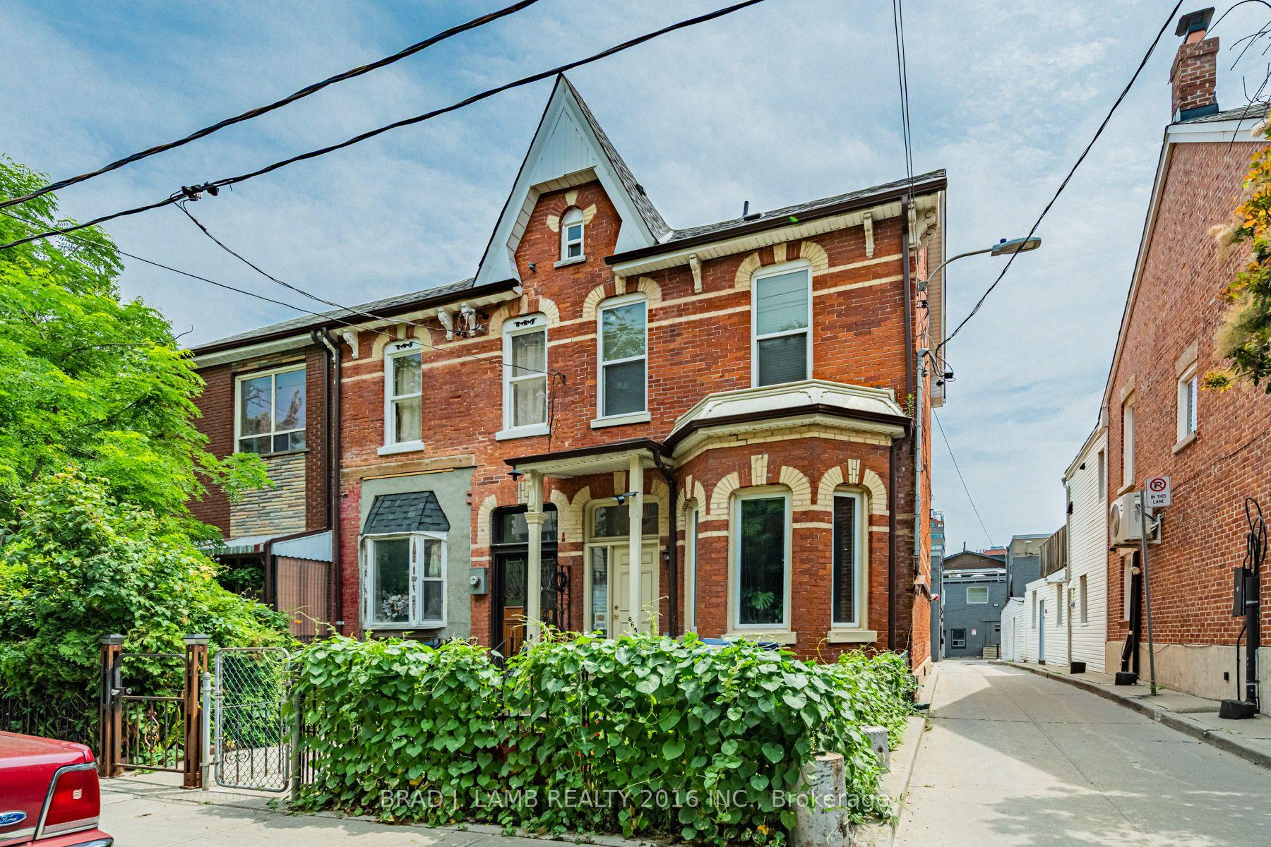 Front of Unit 3, 665 Richmond Street W