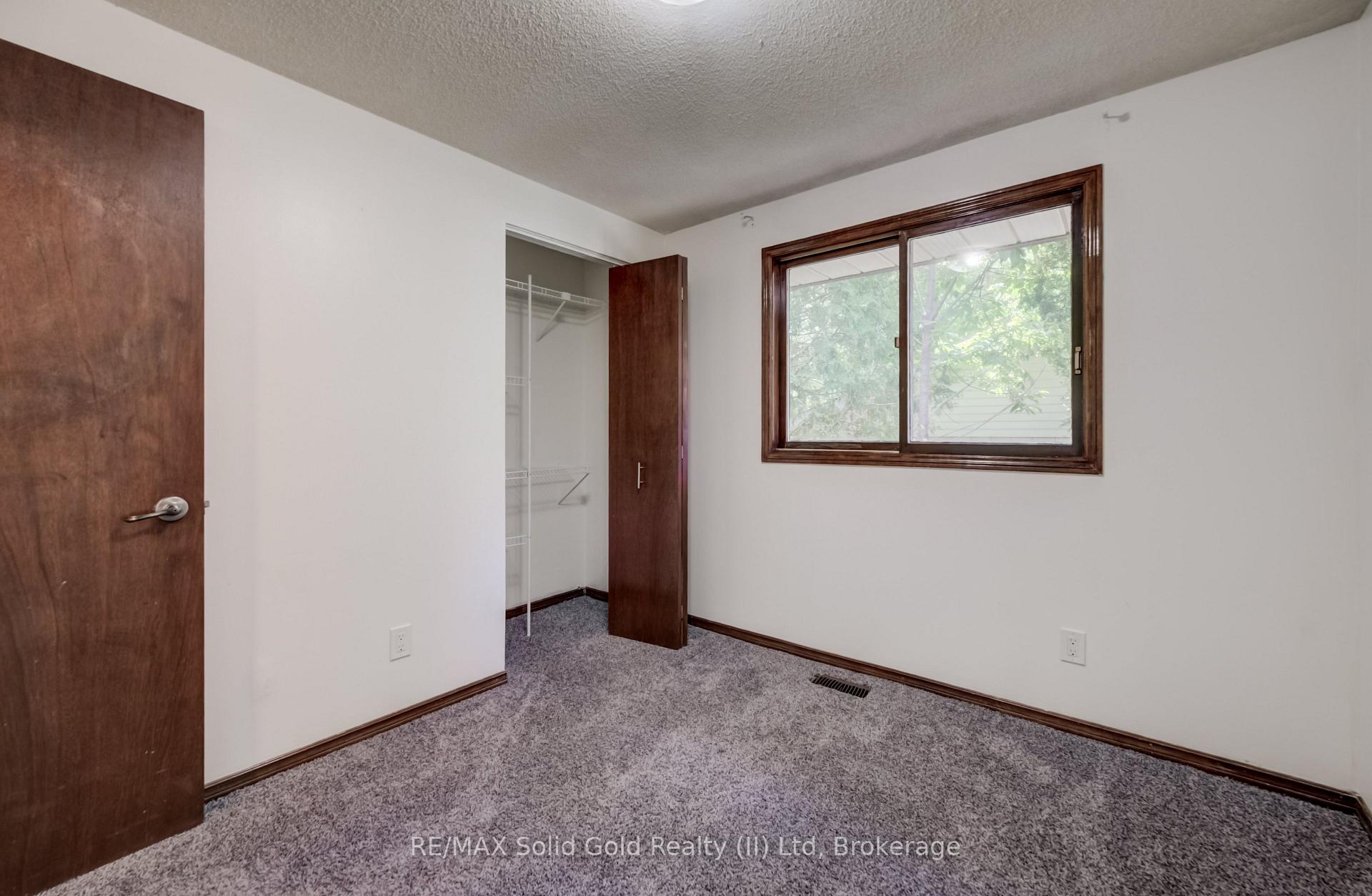 Photo 23 of 197 Southwood Drive, Kitchener, Country Hills — HOMEH