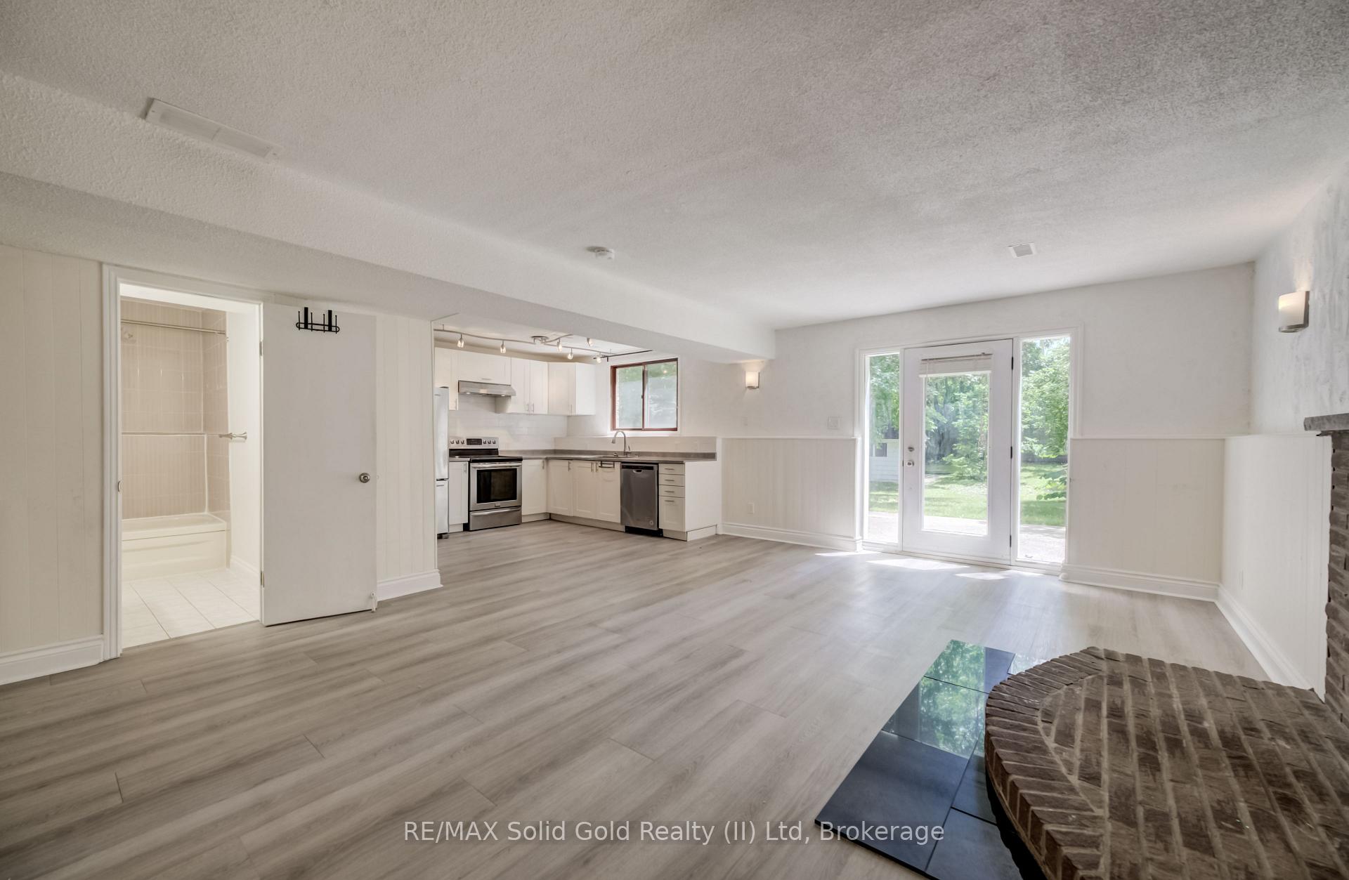 Photo 35 of 197 Southwood Drive, Kitchener, Country Hills — HOMEH