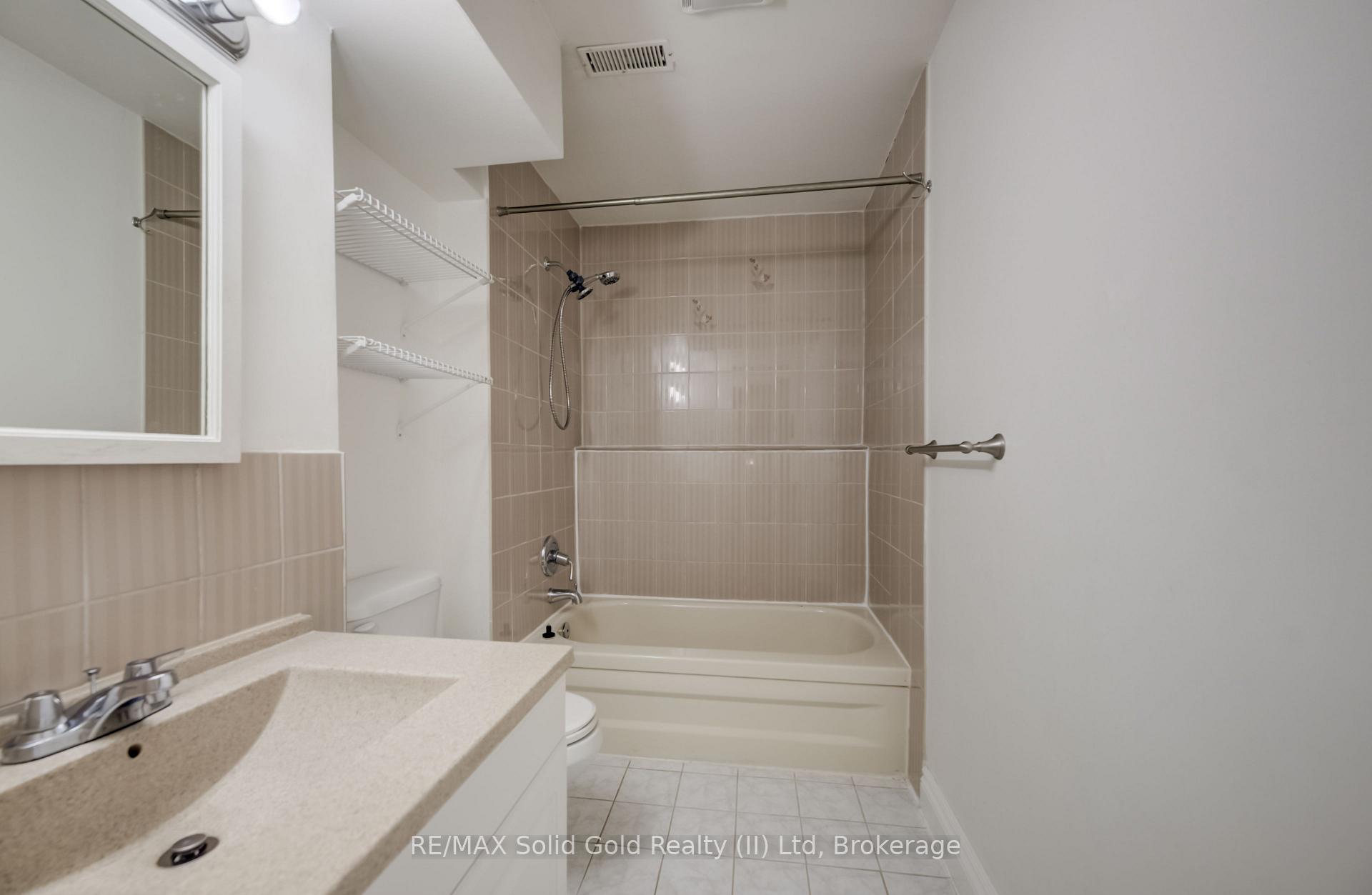 Photo 36 of 197 Southwood Drive, Kitchener, Country Hills — HOMEH