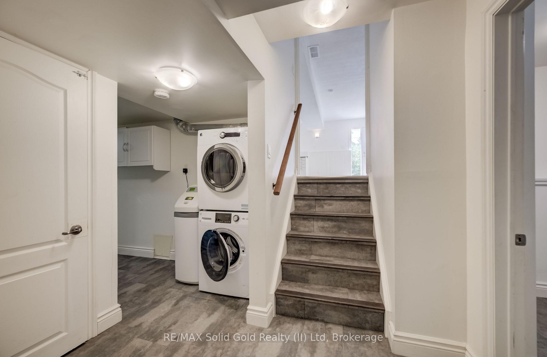 Photo 37 of 197 Southwood Drive, Kitchener, Country Hills — HOMEH