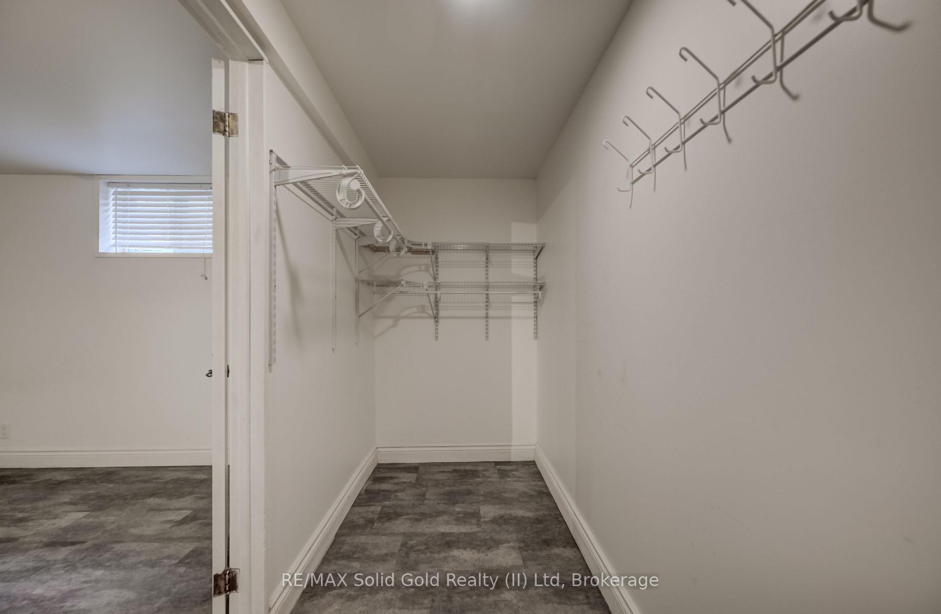Photo 43 of 197 Southwood Drive, Kitchener, Country Hills — HOMEH