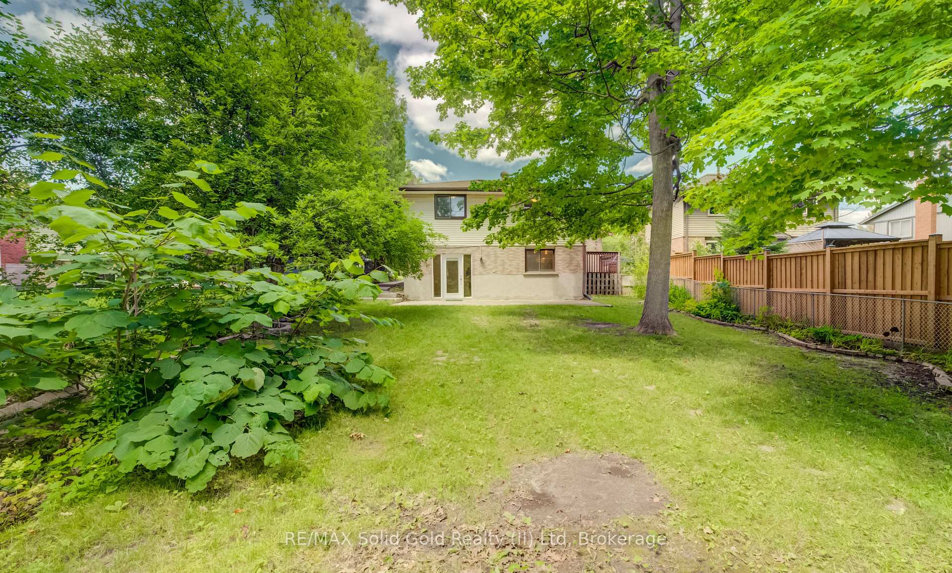 Photo 45 of 197 Southwood Drive, Kitchener, Country Hills — HOMEH