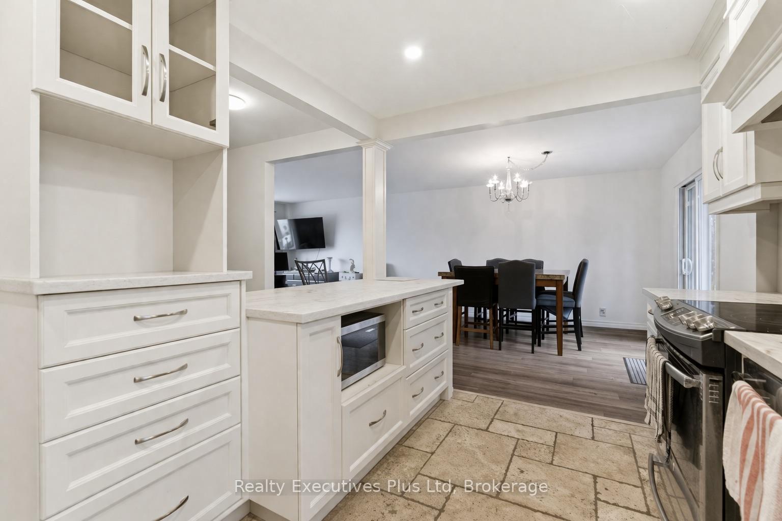 Photo 8 of 90 Western Avenue, Guelph, Junction/Onward Willow — HOMEH