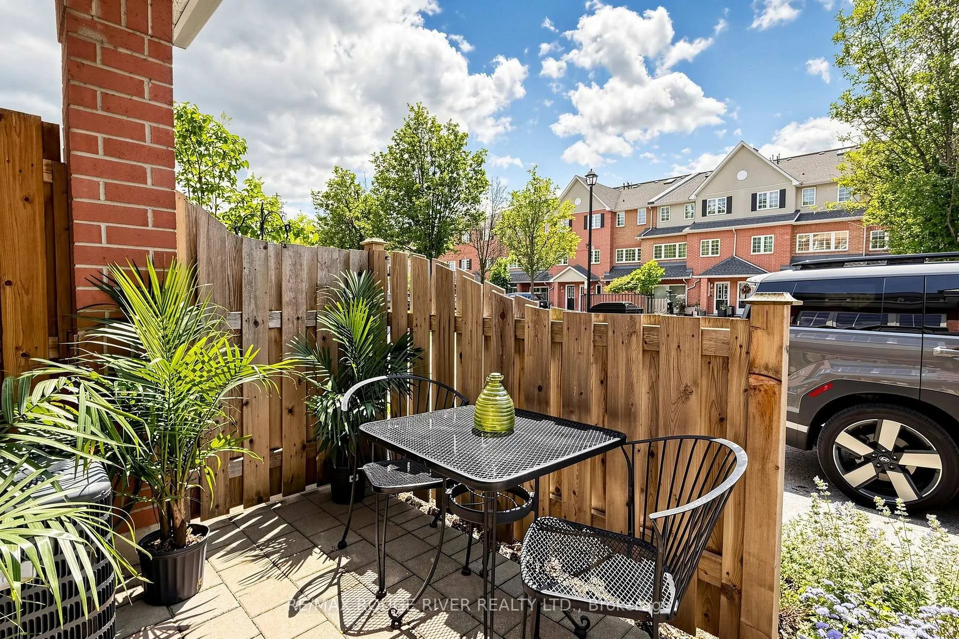 Photo 2 of Unit 418, 1400 The Esplanade N, Pickering, Town Centre — HOMEH