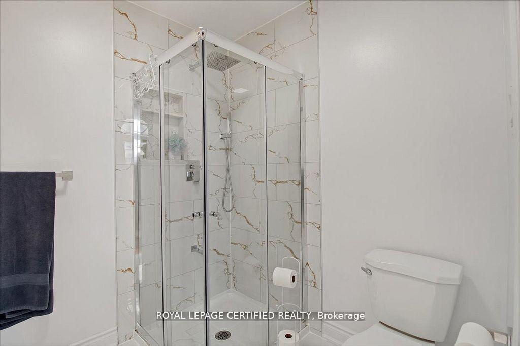 Photo 31 of 35 Trenholme Crescent, Hamilton, Trenholme — HOMEH