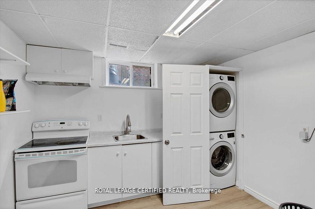 Photo 37 of 35 Trenholme Crescent, Hamilton, Trenholme — HOMEH