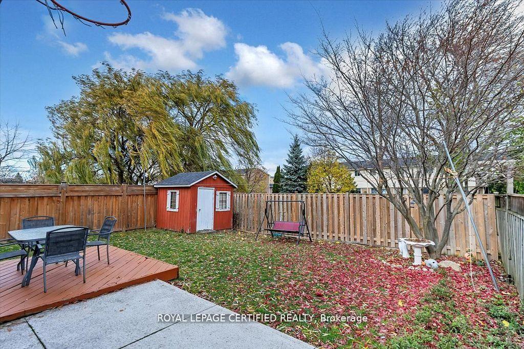 Photo 44 of 35 Trenholme Crescent, Hamilton, Trenholme — HOMEH