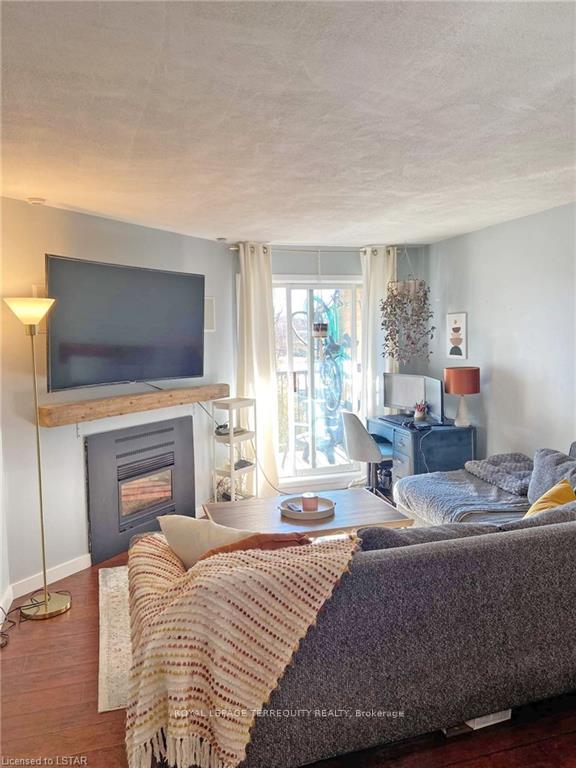 Photo 2 of Unit 325, 2230 Trafalgar Street, London, East I — HOMEH