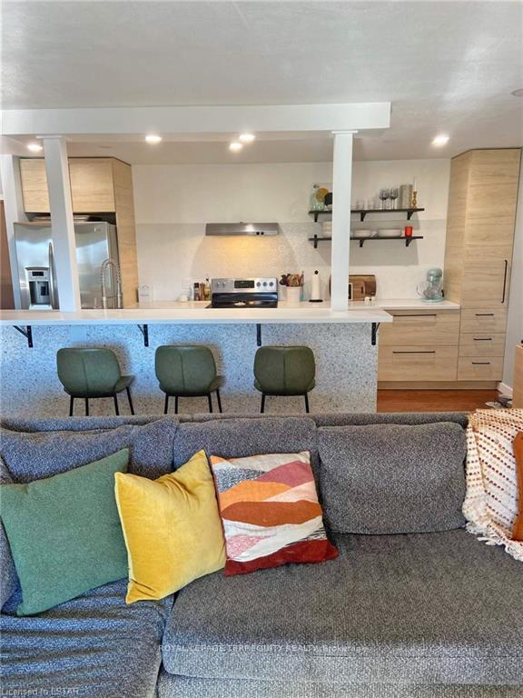 Photo 3 of Unit 325, 2230 Trafalgar Street, London, East I — HOMEH