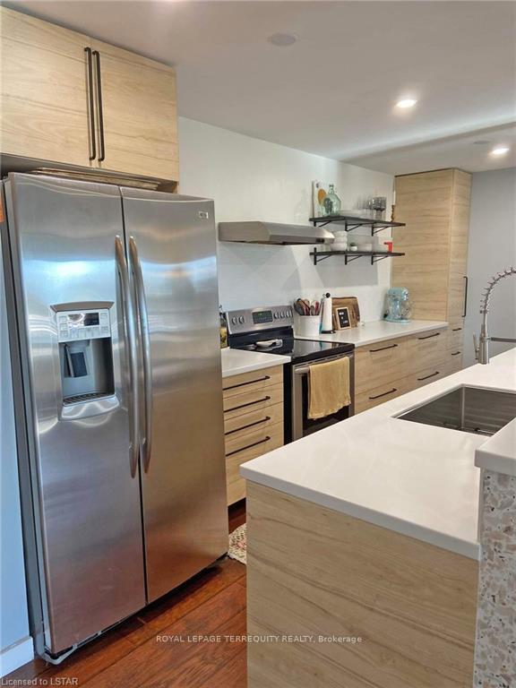Photo 10 of Unit 325, 2230 Trafalgar Street, London, East I — HOMEH