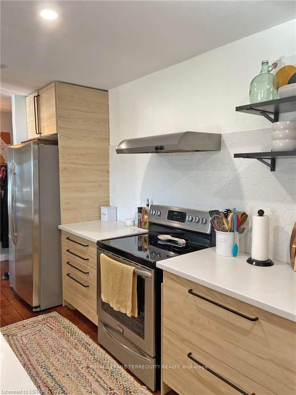 Photo 12 of Unit 325, 2230 Trafalgar Street, London, East I — HOMEH