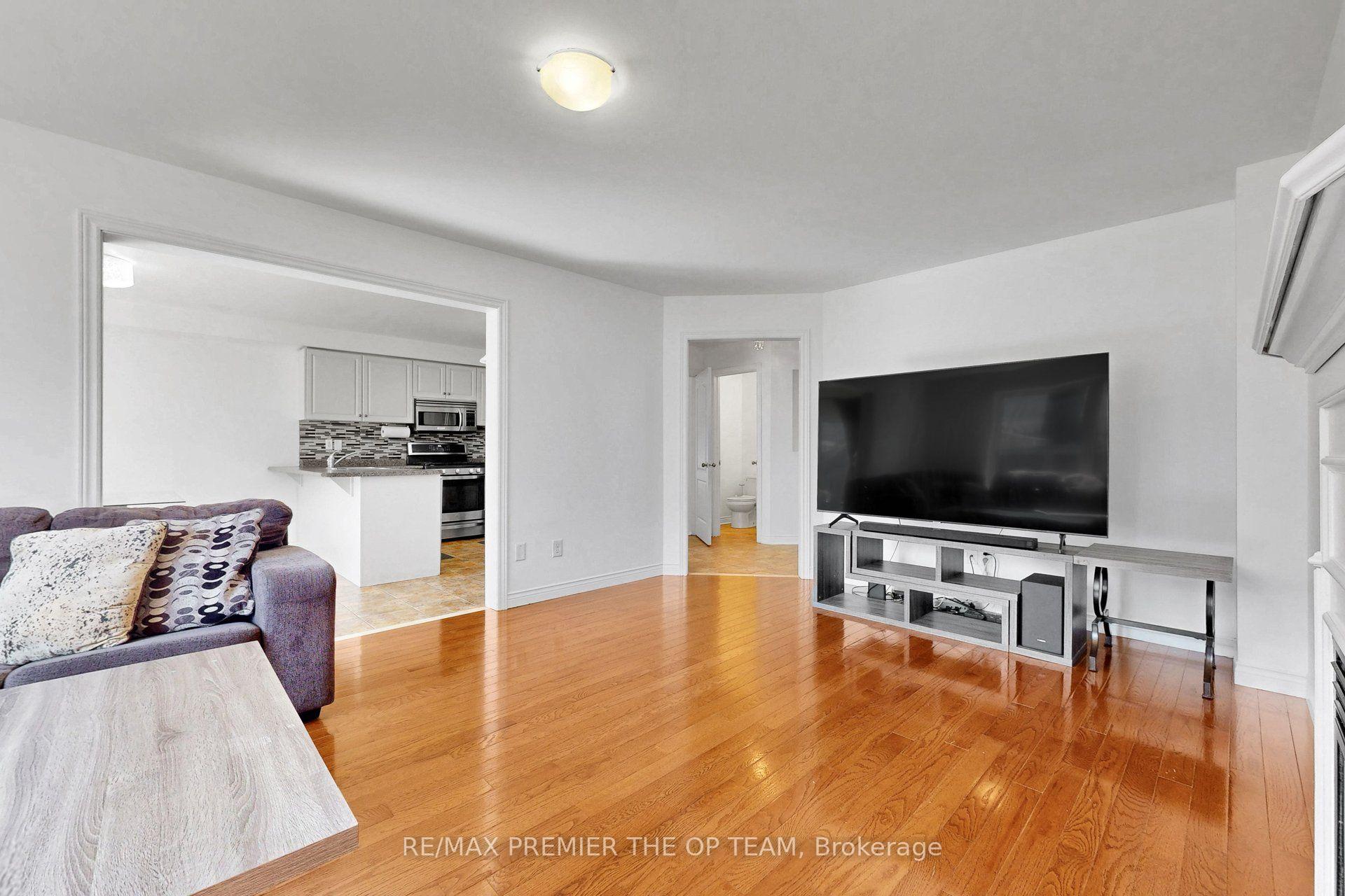 Photo 10 of 59 Chatterson Street, Whitby, Rolling Acres — HOMEH