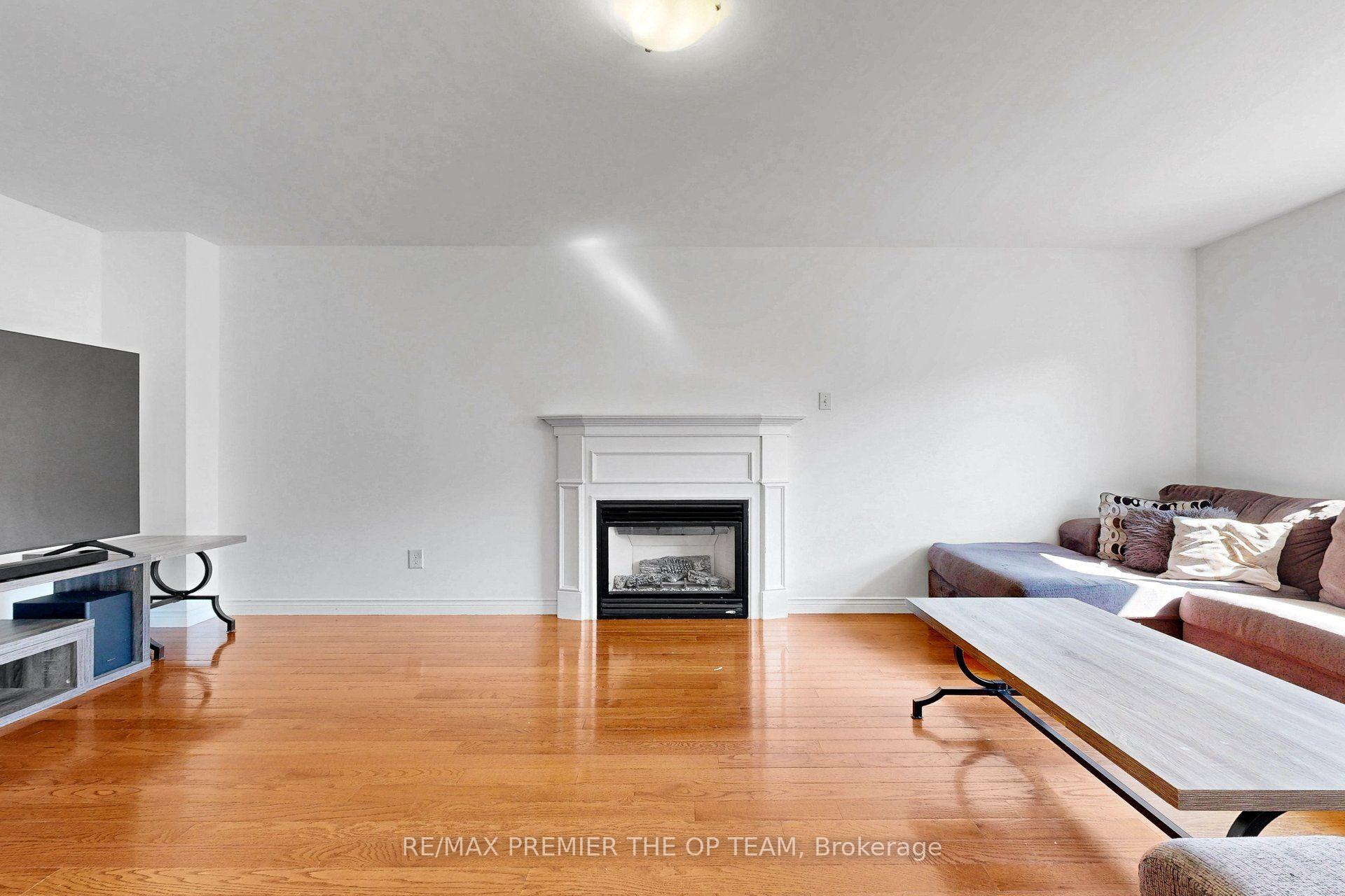 Photo 12 of 59 Chatterson Street, Whitby, Rolling Acres — HOMEH