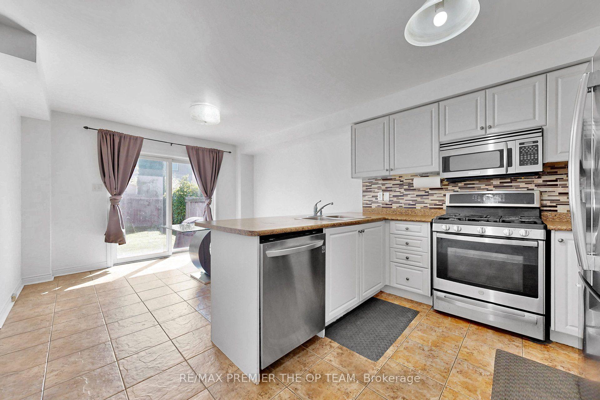 Photo 13 of 59 Chatterson Street, Whitby, Rolling Acres — HOMEH