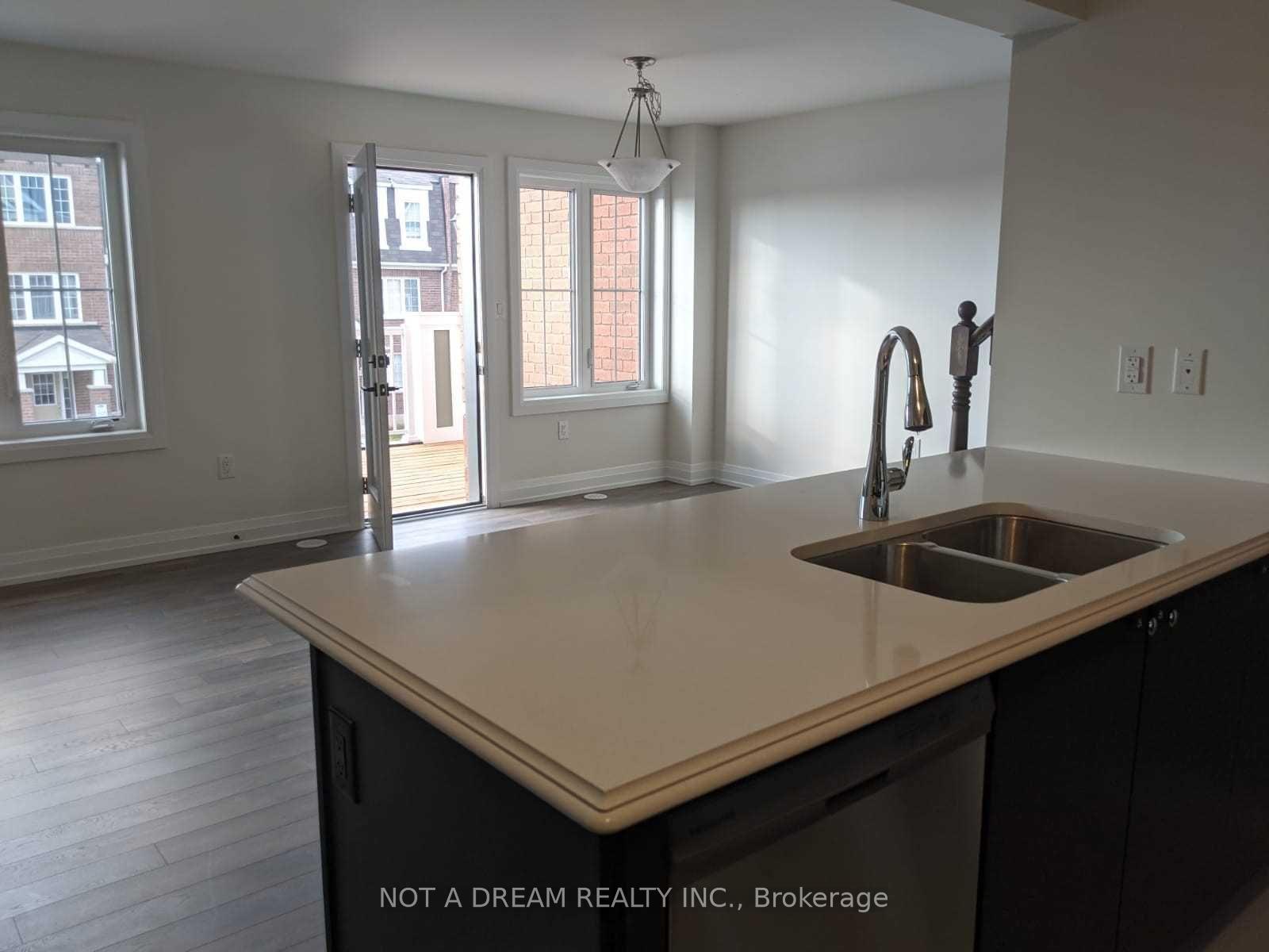 Photo 4 of 35 Bluegill Crescent, Whitby, Rural Whitby — HOMEH
