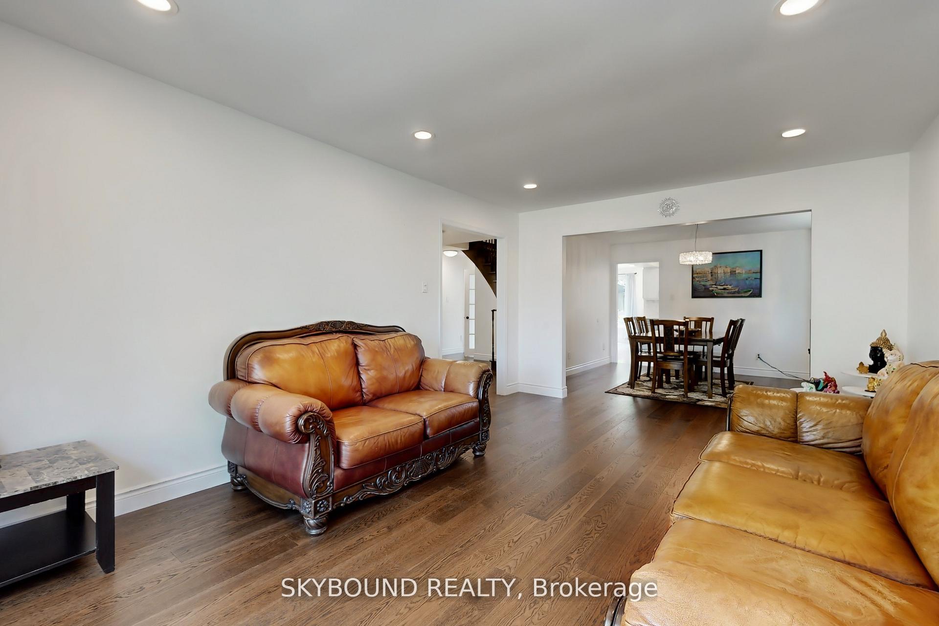 Photo 4 of 2088 Madden Boulevard, Oakville, River Oaks — HOMEH