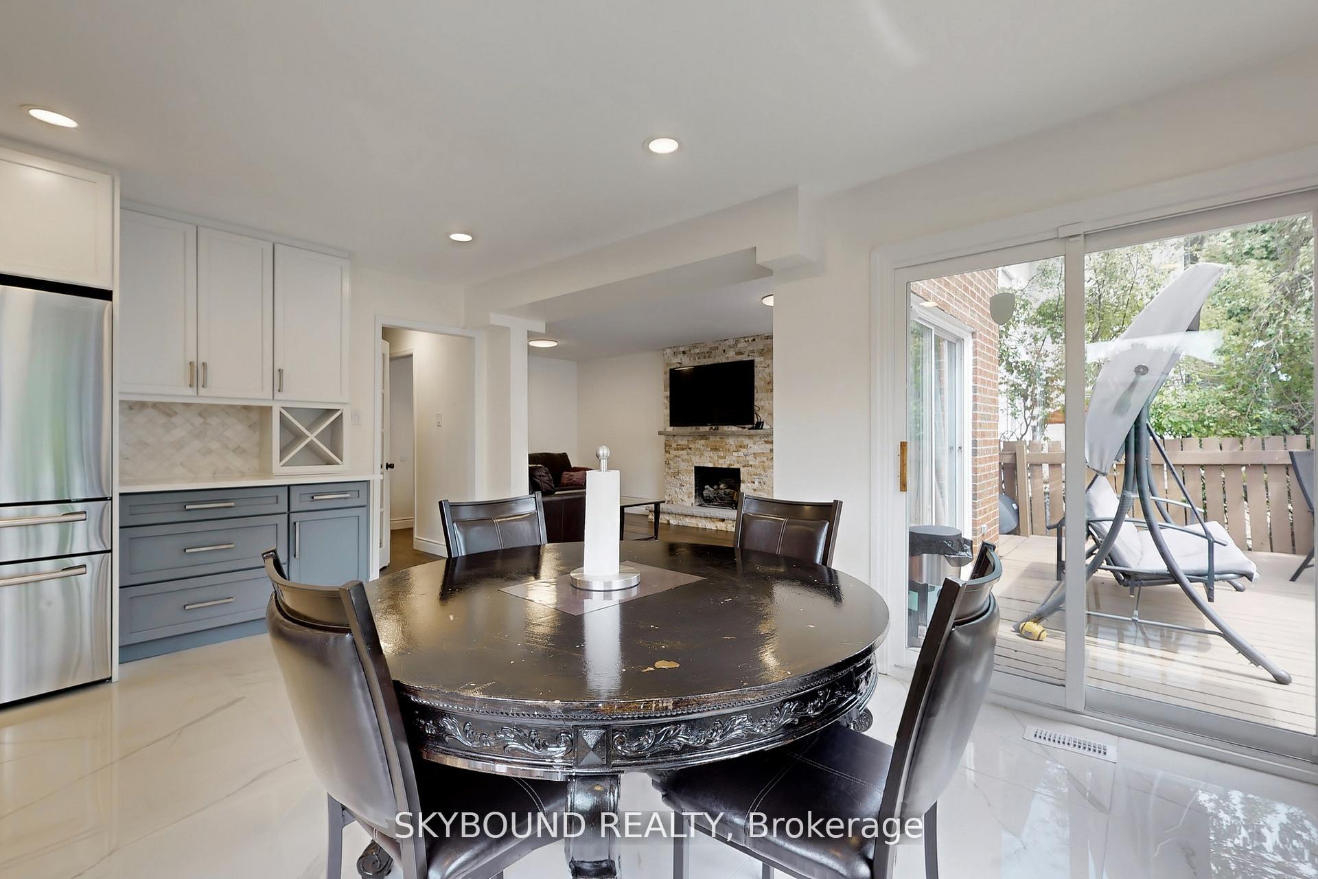 Photo 11 of 2088 Madden Boulevard, Oakville, River Oaks — HOMEH