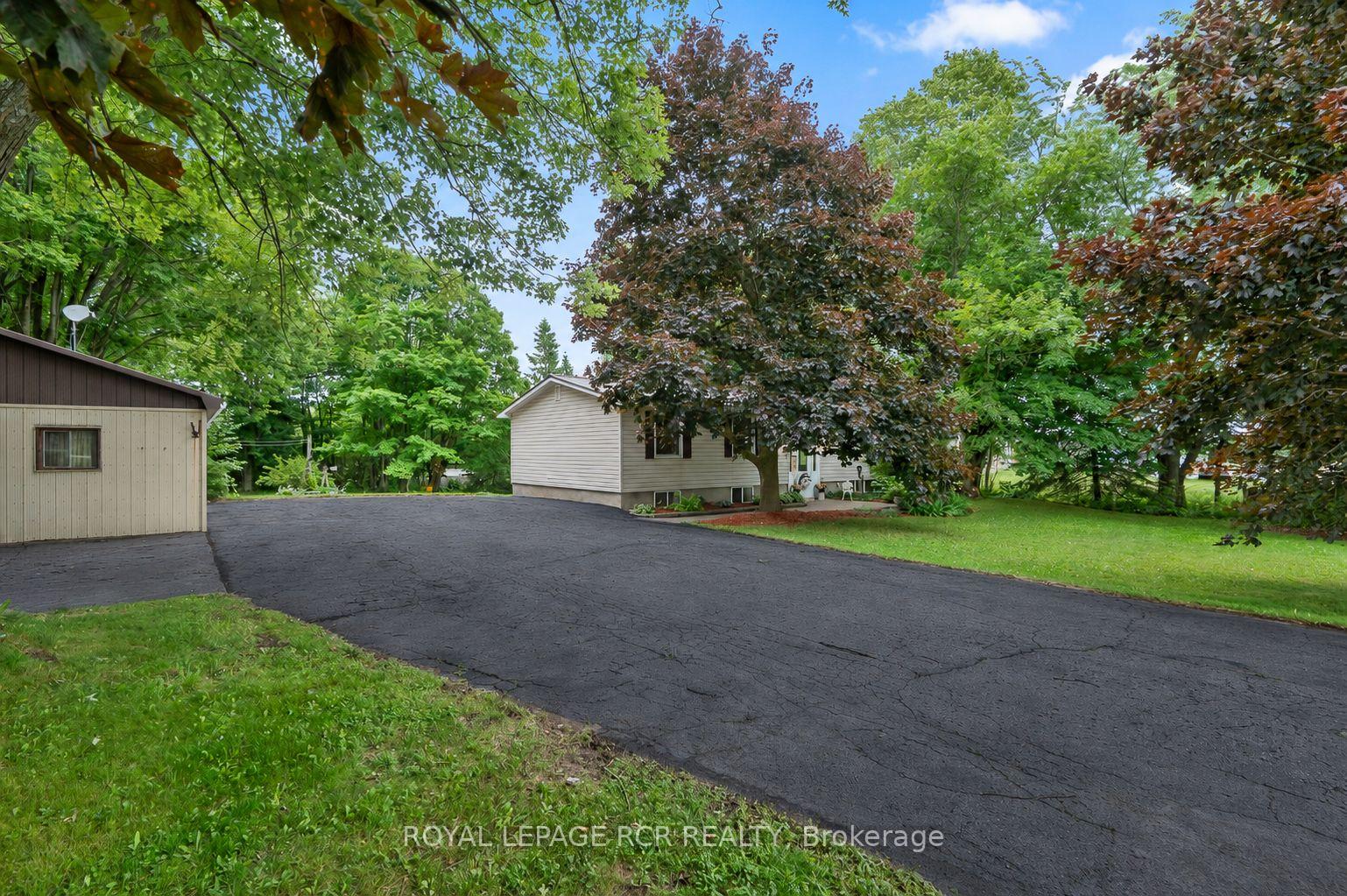 Photo 1 of 393519 County Road 12, Amaranth, Rural Amaranth — HOMEH