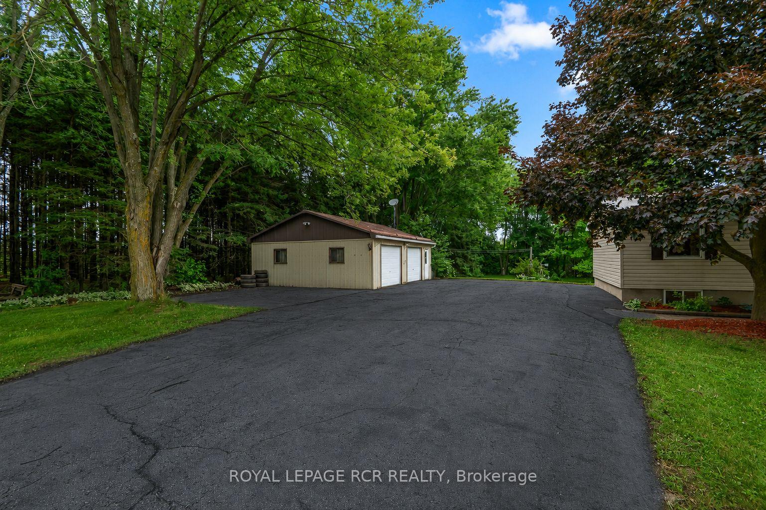 Photo 2 of 393519 County Road 12, Amaranth, Rural Amaranth — HOMEH