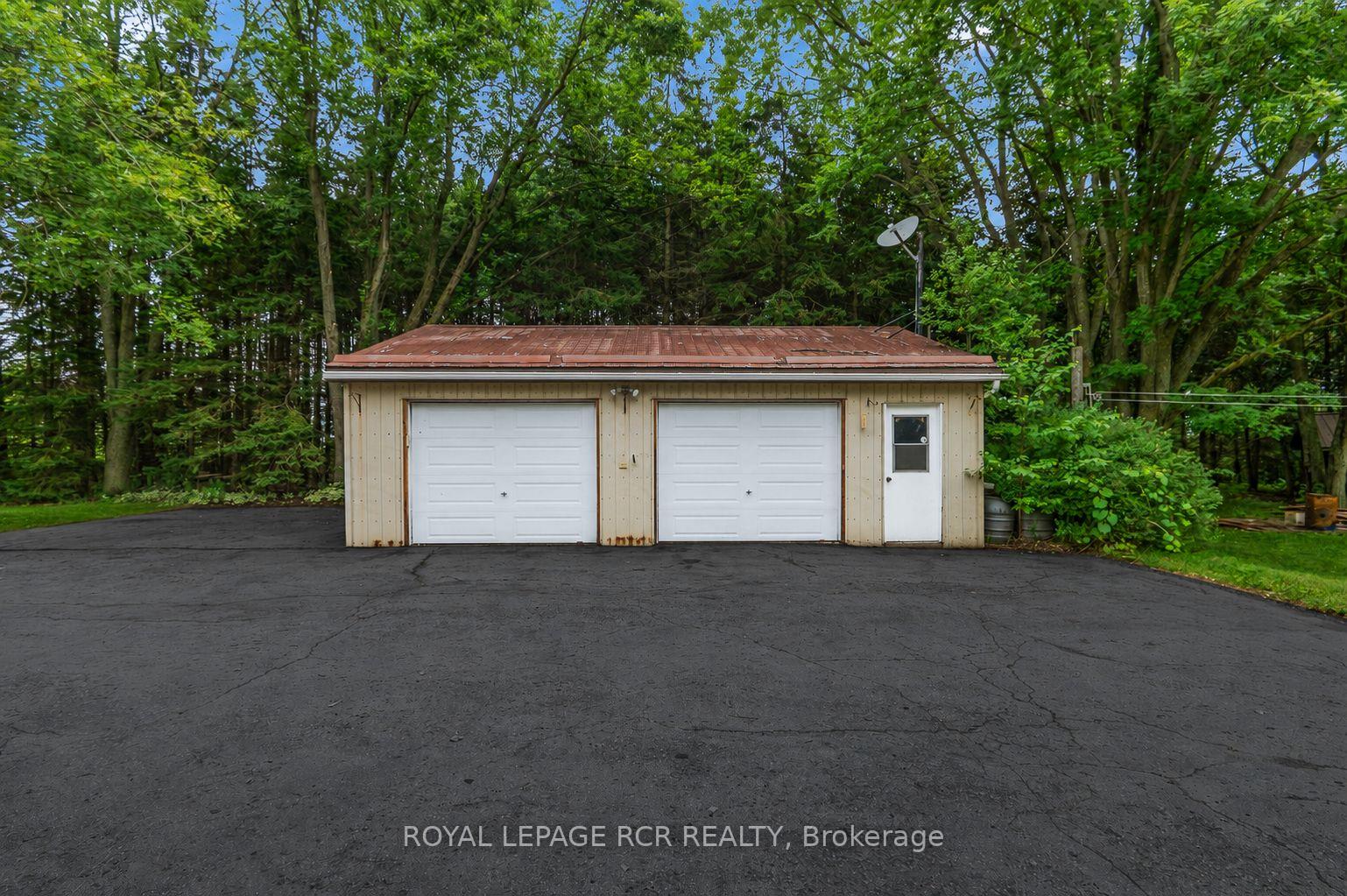 Photo 3 of 393519 County Road 12, Amaranth, Rural Amaranth — HOMEH