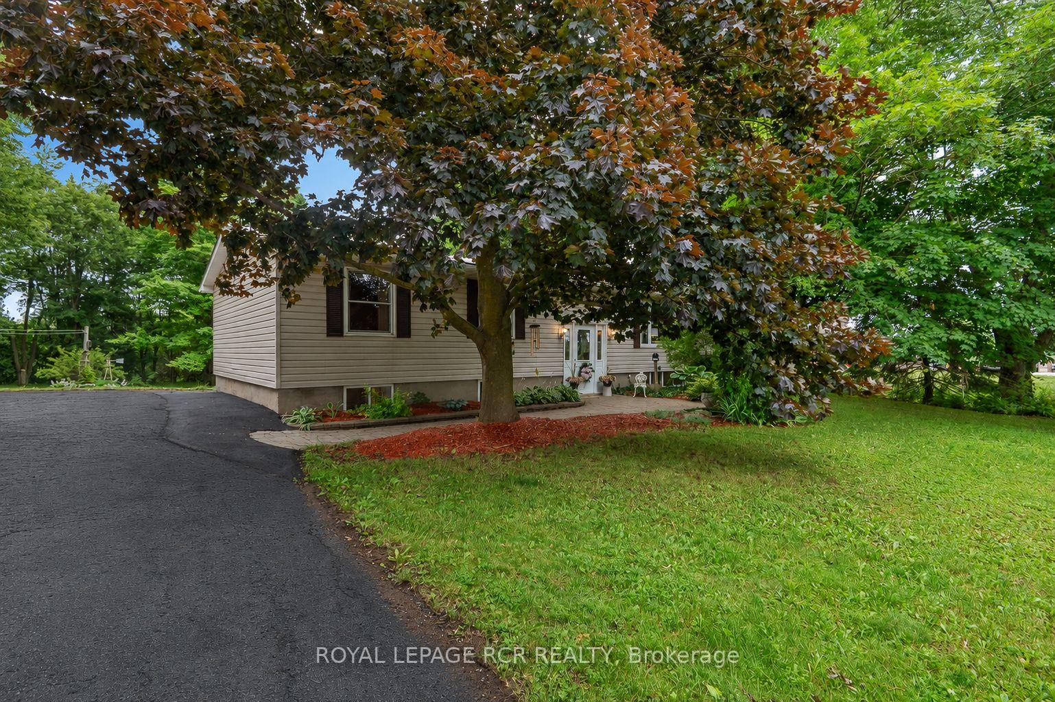 Photo 4 of 393519 County Road 12, Amaranth, Rural Amaranth — HOMEH