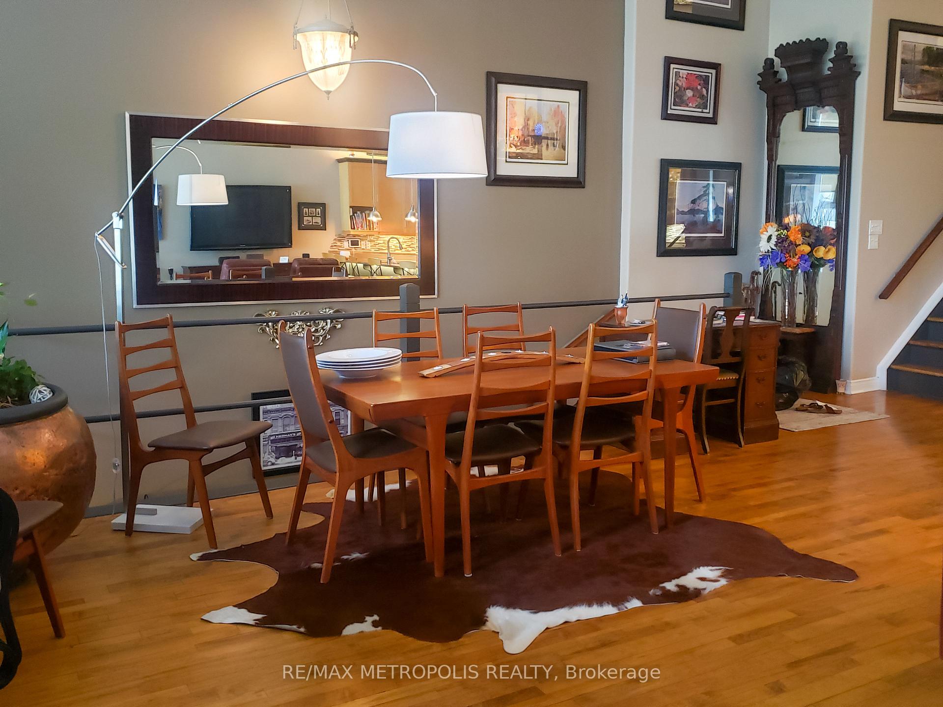 Photo 9 of Unit Upper, 182 Front Street N, Sarnia — HOMEH
