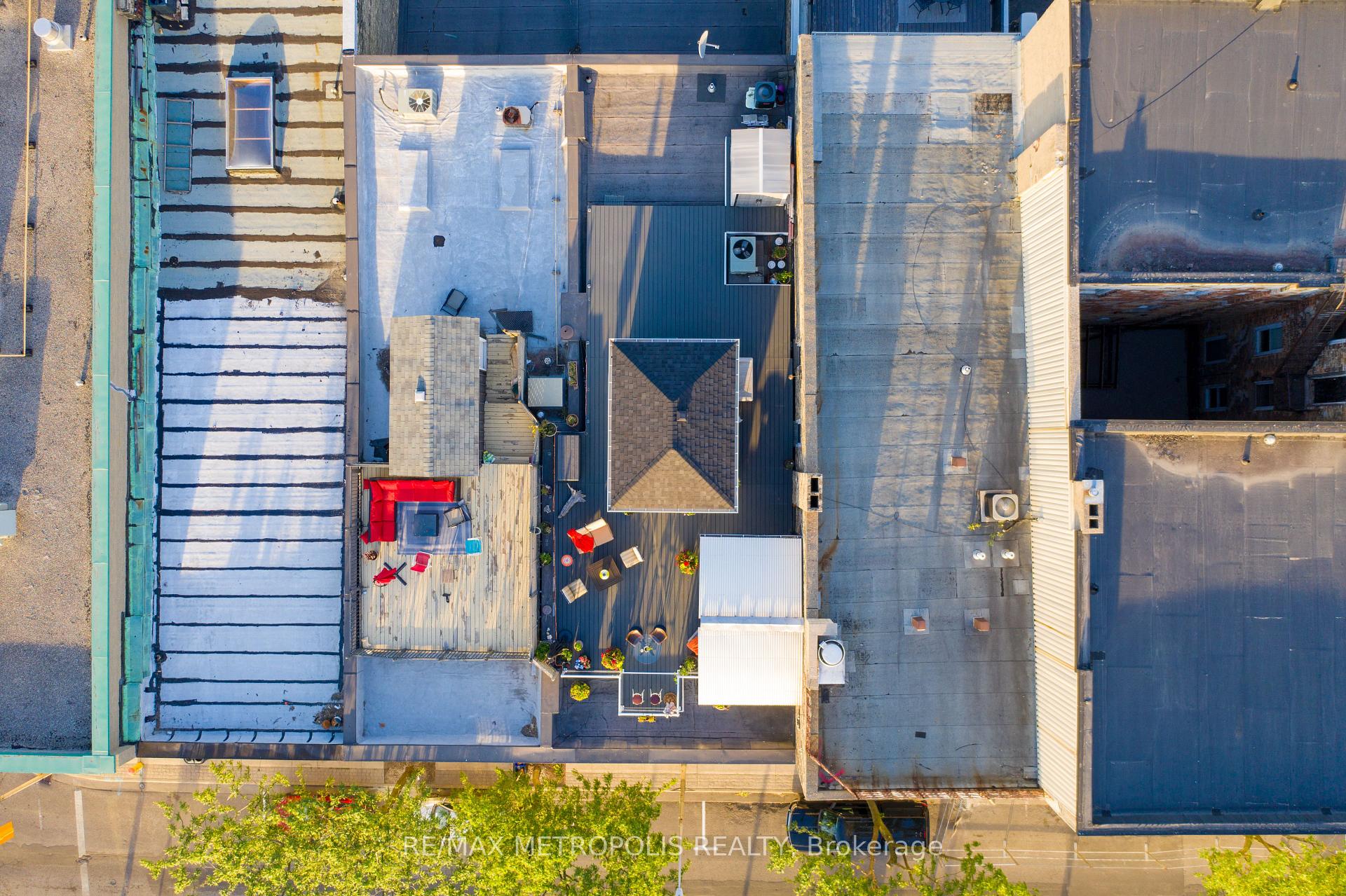 Photo 17 of Unit Upper, 182 Front Street N, Sarnia — HOMEH