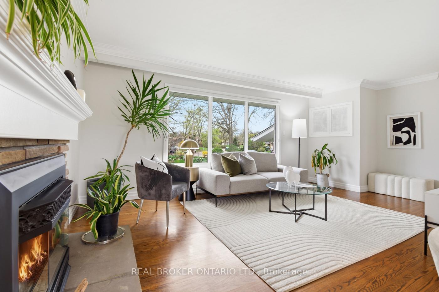 Photo 4 of 25 Victor Boulevard, St. Catharines, Glendale/Glenridge — HOMEH